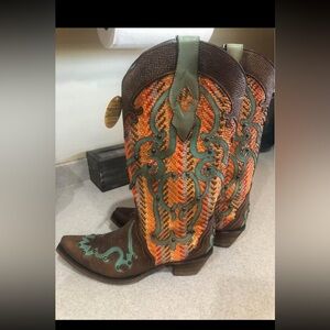 Corral boots